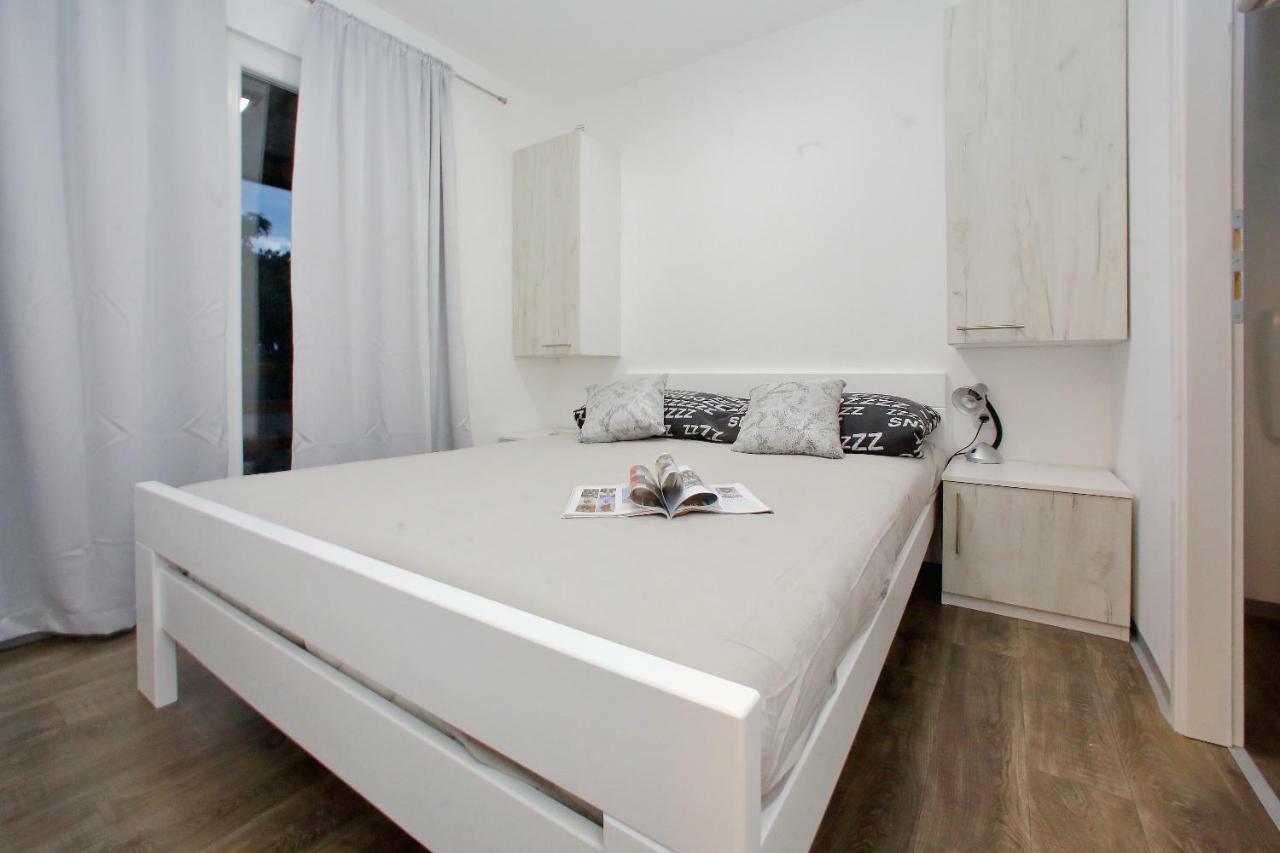 Mobile Homes Olive And Sea Bibinje Exterior foto